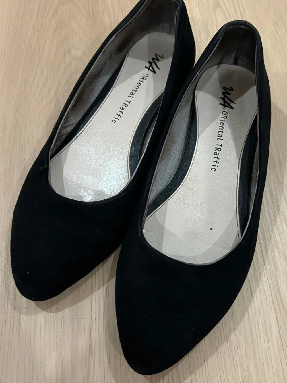 Oriental Traffic Black Suede Pointed Toe Flats Gold Heel | US 5